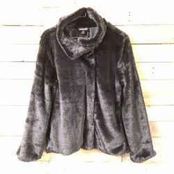 Women’s Patagonia faux fur jacket