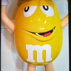 M&M Display Figure