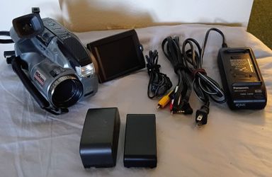 Panasonic Palmcorder VHS-C Camcorder PV-L Series