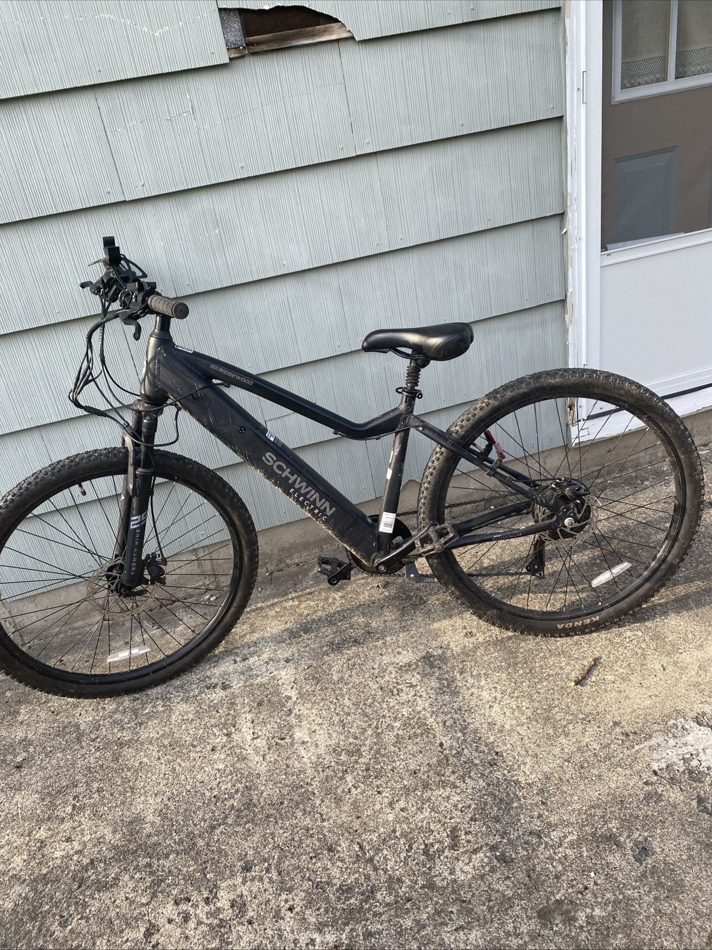 Schwin Ridgewood E-bike