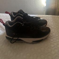 Nike Size 5.5y Jordan Stay Loyal Bred