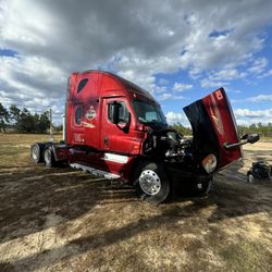 2012 Freightliner Cascadia 