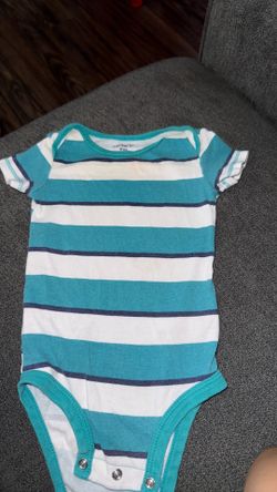 Carter’s onesie 9months