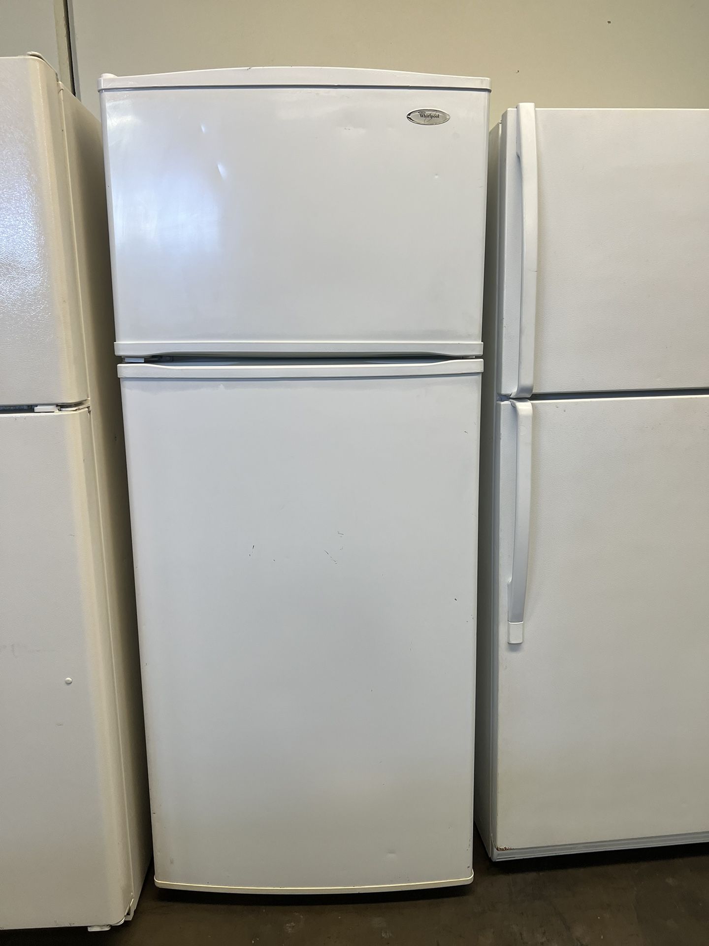 Whirlpool Apartment Size Top Freezer Refrigerator 18 Cf