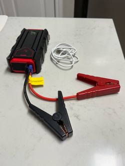 Portable car jump starter