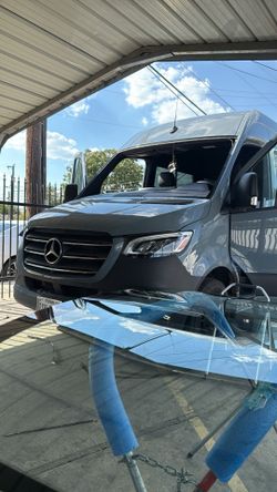 Auto Glass Replacement
