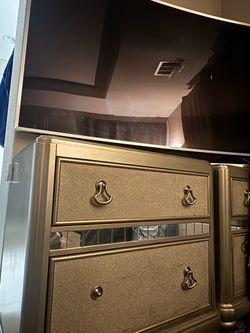 CALIFORNIA KING BEDROOM SET - TEMPUR-PEDIC