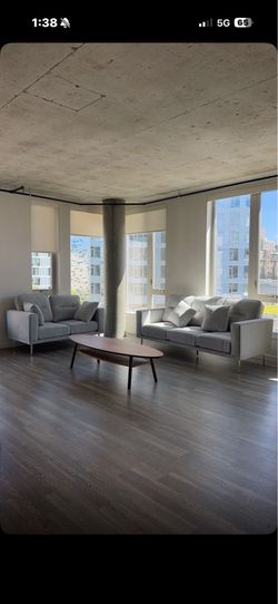 Modern Living Room Set – Like New