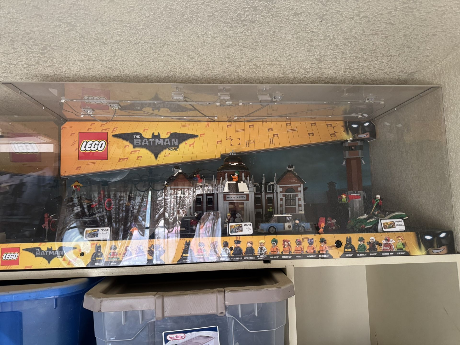 2018 Lego Batman Movie Toys R Us Store Lighted Display 70(contact info removed)5 70903