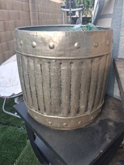 Large metal planter xl