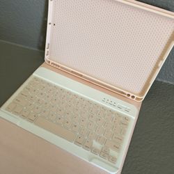 Ipad case with keyboard