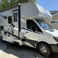 Mercedes Coachmen RV Camper
