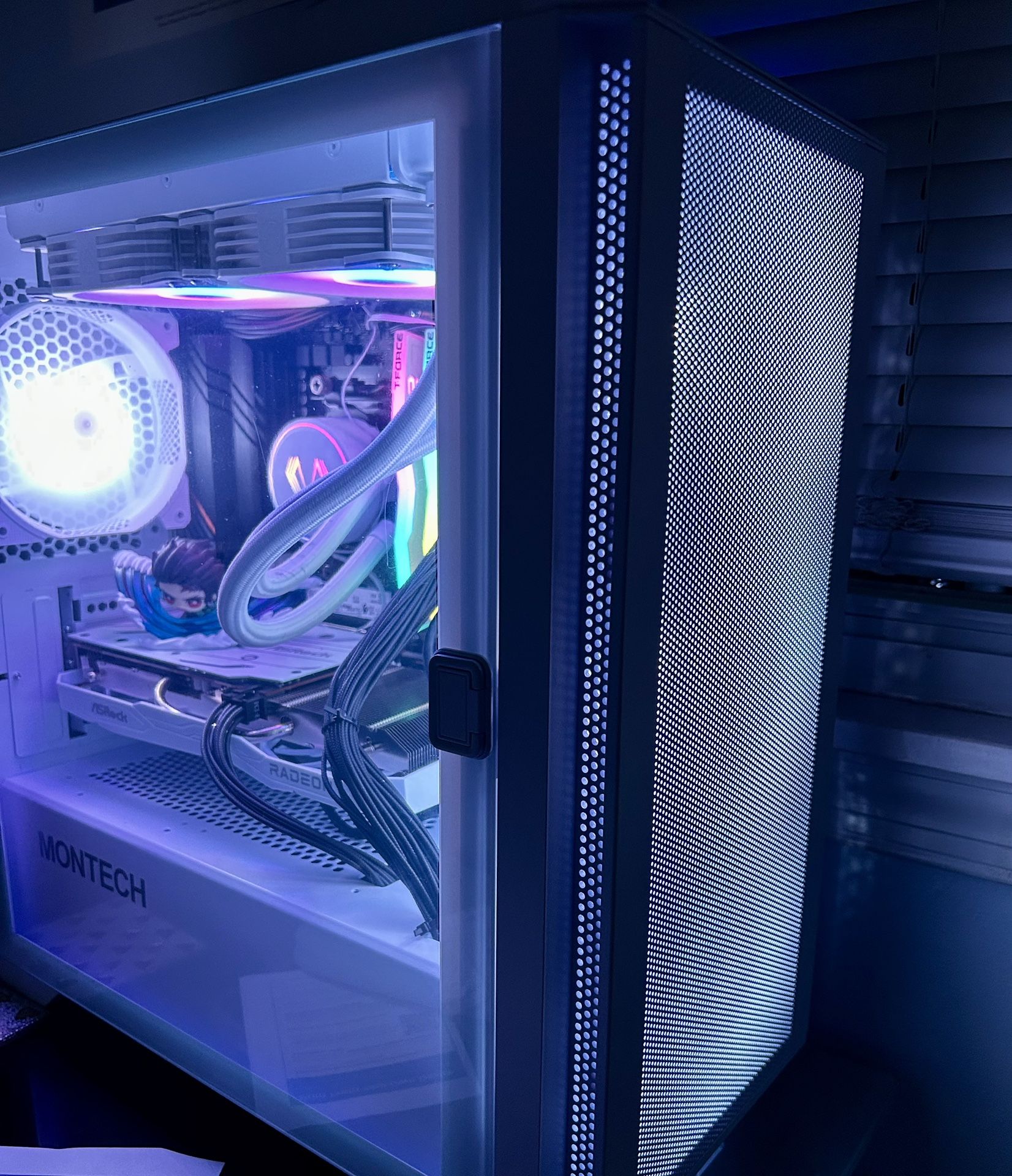 CUSTOM-BUILT GAMING PC - Ryzen 5 5600X & AMD Radeon RX 6600