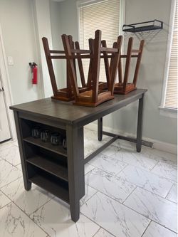 Dining Table & Chairs