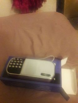Radio pequeño con Bluetooth $18