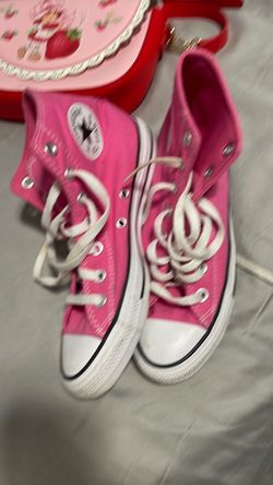 Converse shoes size 7.5 more like 7