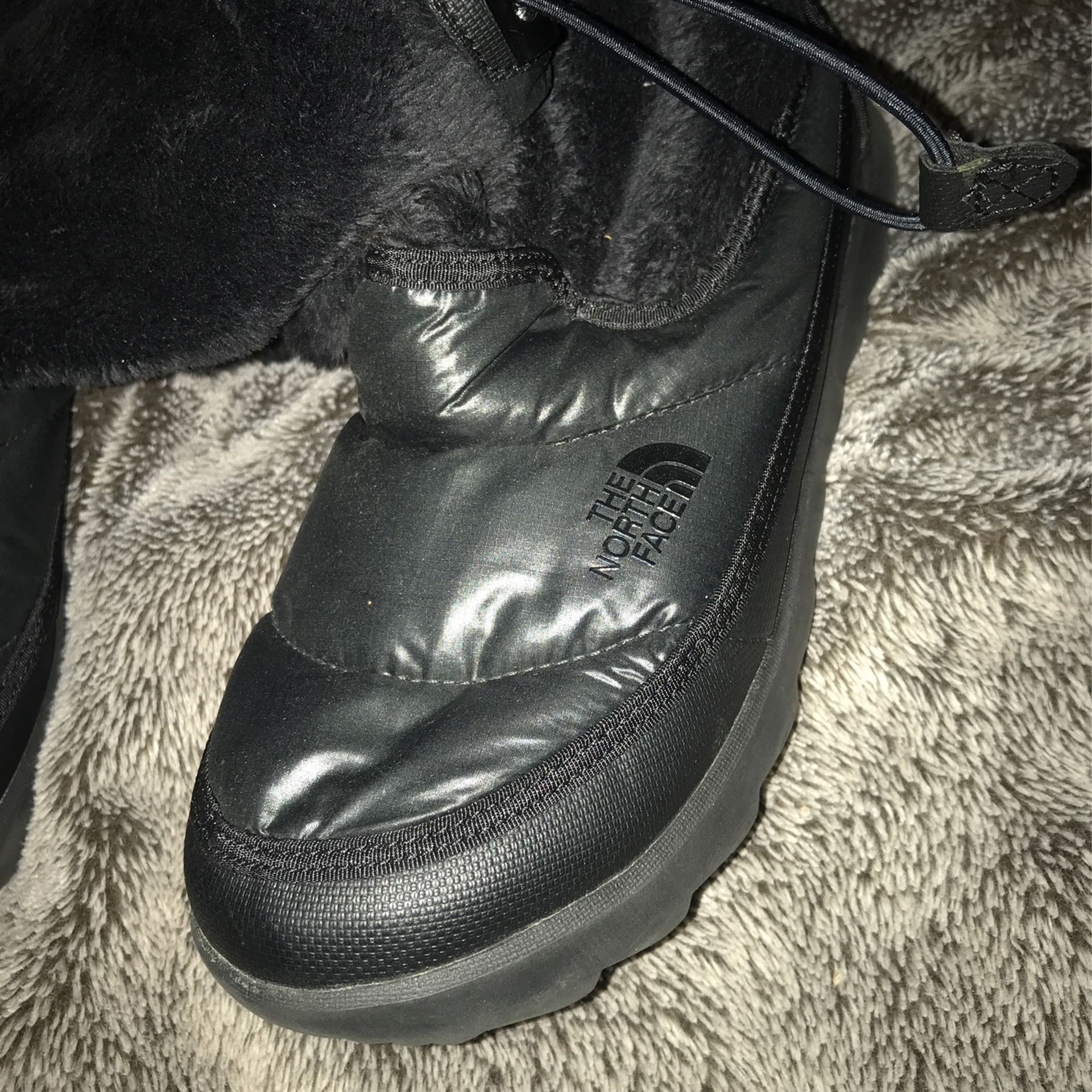 Women’s Fur Northface Boots (sz9)