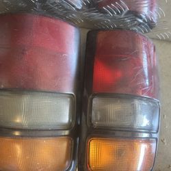 03 Chevy Tahoe Tail Light 