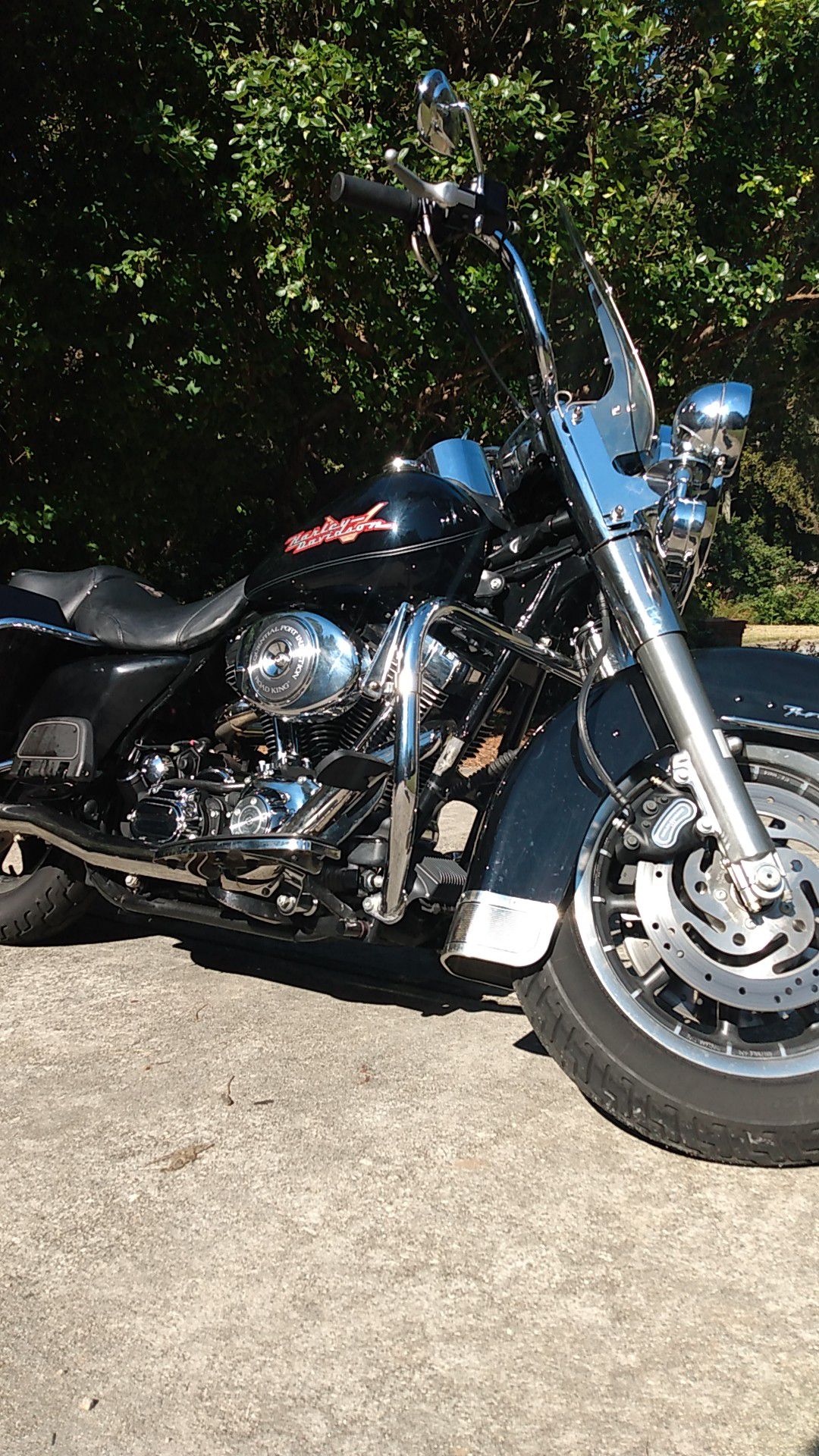 2004 Harley Davidson road King flhri edition. With only 13, 607 MI it's been garage kept, older bike that looks brand new with low miles!