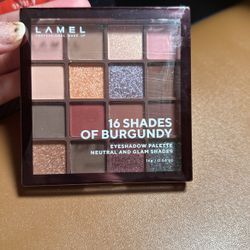 LAMEL Eyeshadow Palette 16 Shades of Burgundy. 