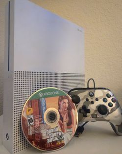 Xbox One S+GTA5