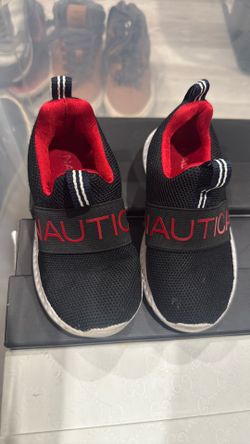 Boys Size 7 Nautica Shoes