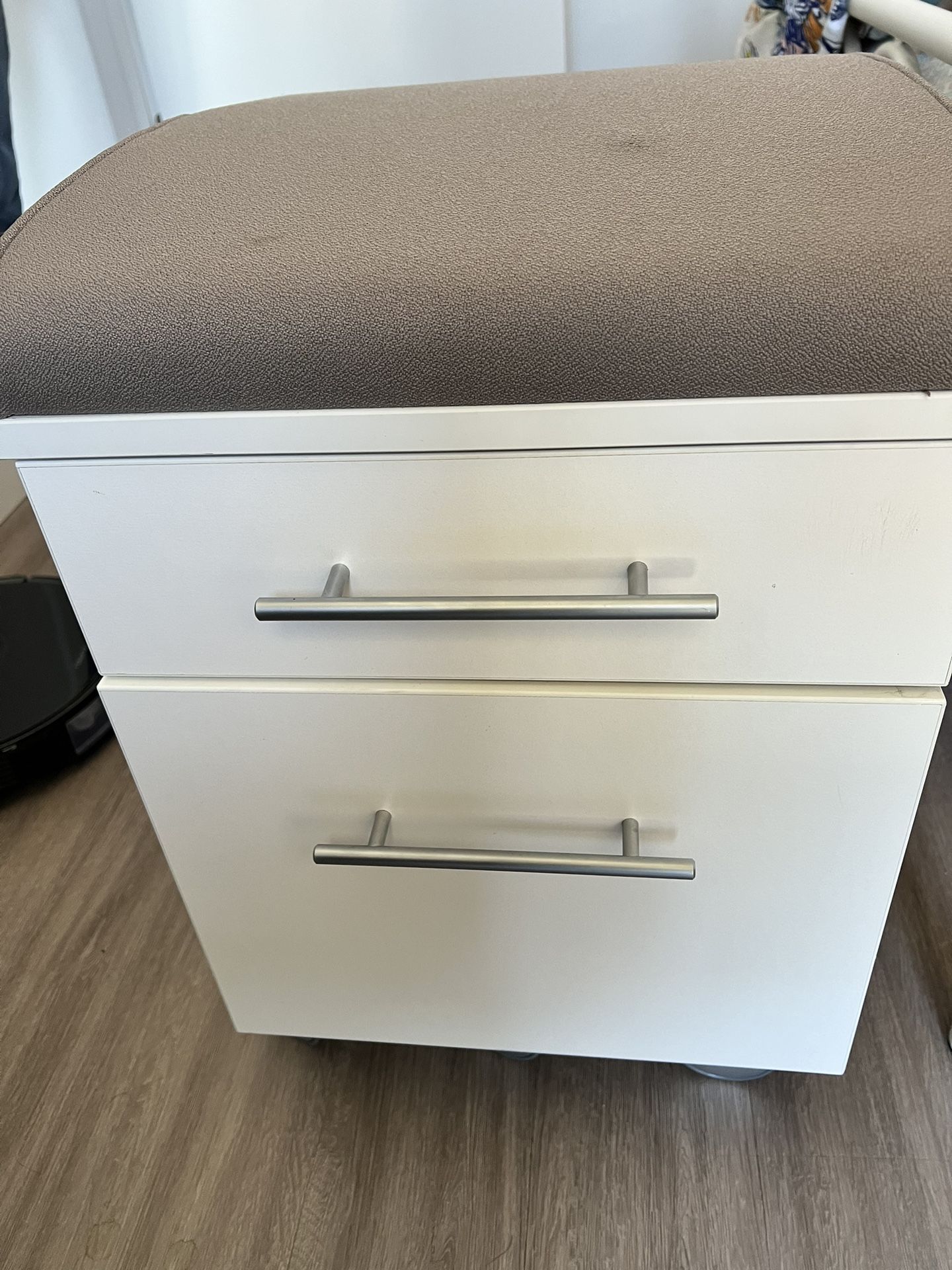 File Cabinet With Drawers