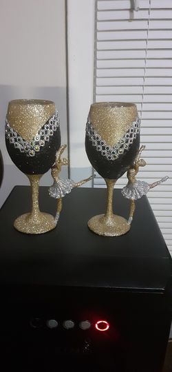 Glitter wine glass