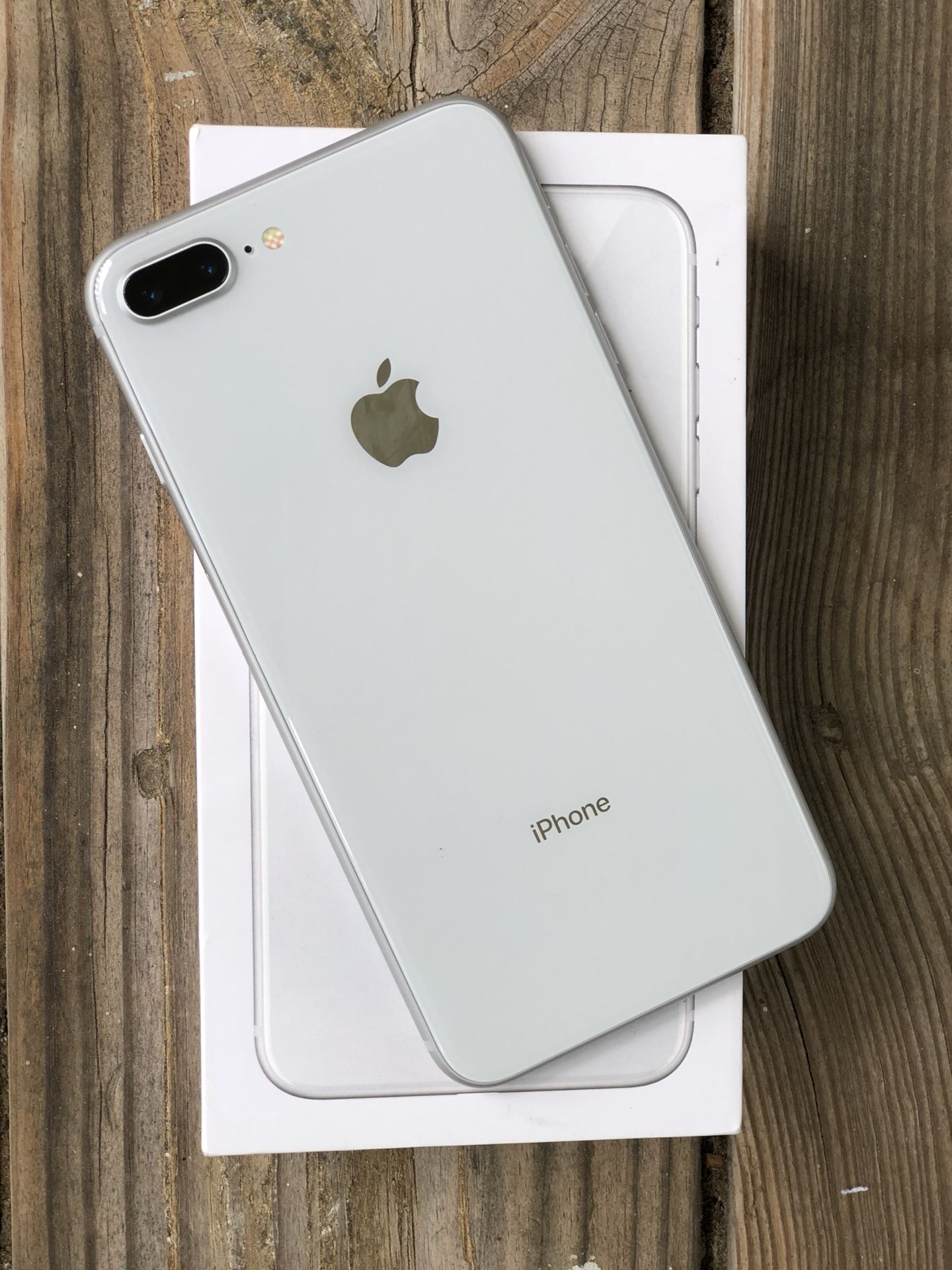 IPhone 8 Plus . T-mobile , Metro Pcs & simple mobile !