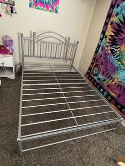 Bed frame (mattress included/optional)