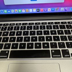 MacBook Pro i5 ,8 Gig,512 Ssd