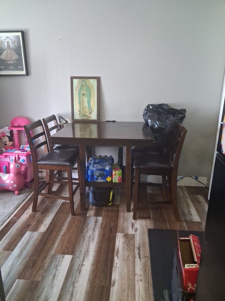 Dinning Table Wirh 4 Chairs