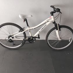 BICYCLE SPECIALIZED 7 SPEED SIZE 24 BRAND NEW 