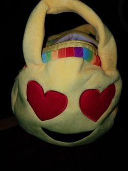 Emoji heart eyes pillow😍