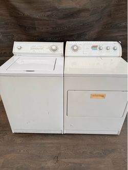 Whirlpool washer and gas dryer laundry set