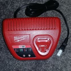 Milwaukee M12 Battery Charger 