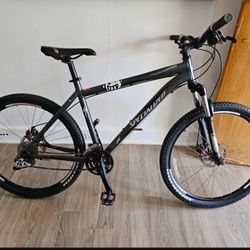 Trade Or Sale Like New Specialize Bike 26” 21 speeds Disc brake