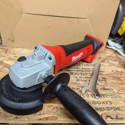 Milwaukee M18 4 1/2 Grinder