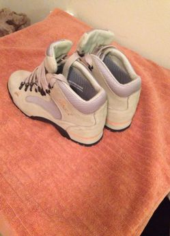 Mountain gear women boots