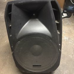 2 American audio 15 inch speakers