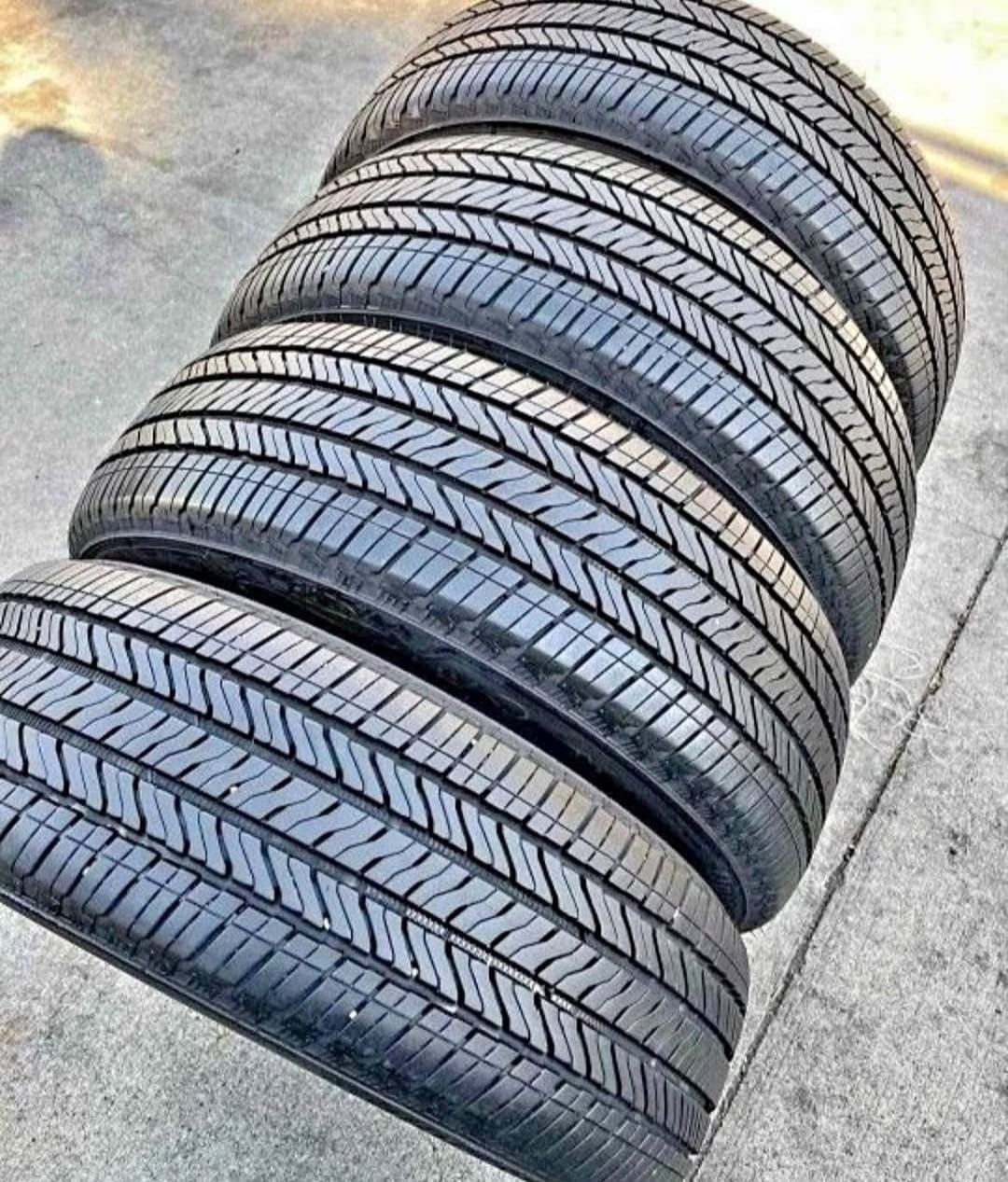 225 60 17 Yokohama Tires Con 80% De Vida Las 4