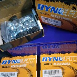 Dynofit wheel accessories 
24pcs M14x1.5 Lug Nuts 19mm Hex PN:FF-8N027C