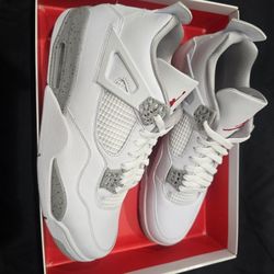 BNIB Air Jordan 4 Retro **Oreos** Size 13m 