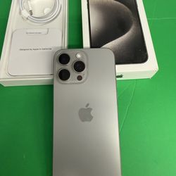 iPhone 15 pro max 256gb unlocked for any carriers ( Liberado )