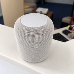 2 Apple HomePod 2nd Generation – White