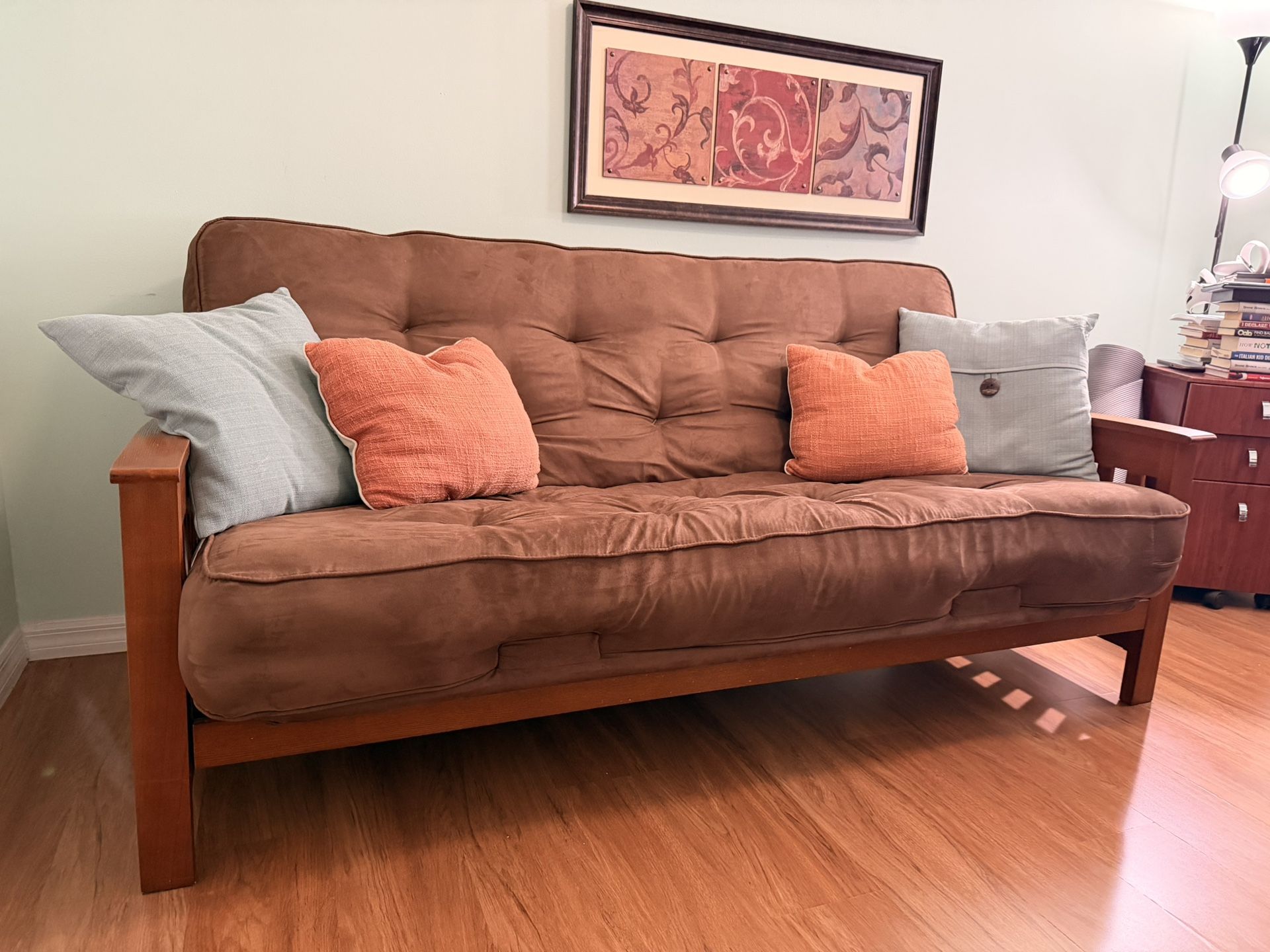 Futon / Full Size Comfortable Bed