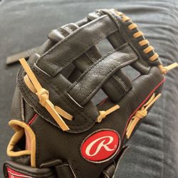 Youth Rawlings Baseball Glove New 