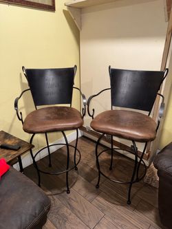 Set of 2 Metal Bar Stools with Arms