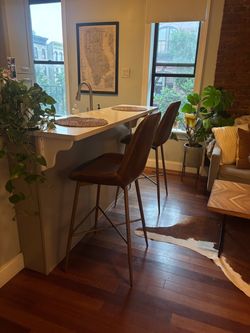 Kitchen counter - bar height stools