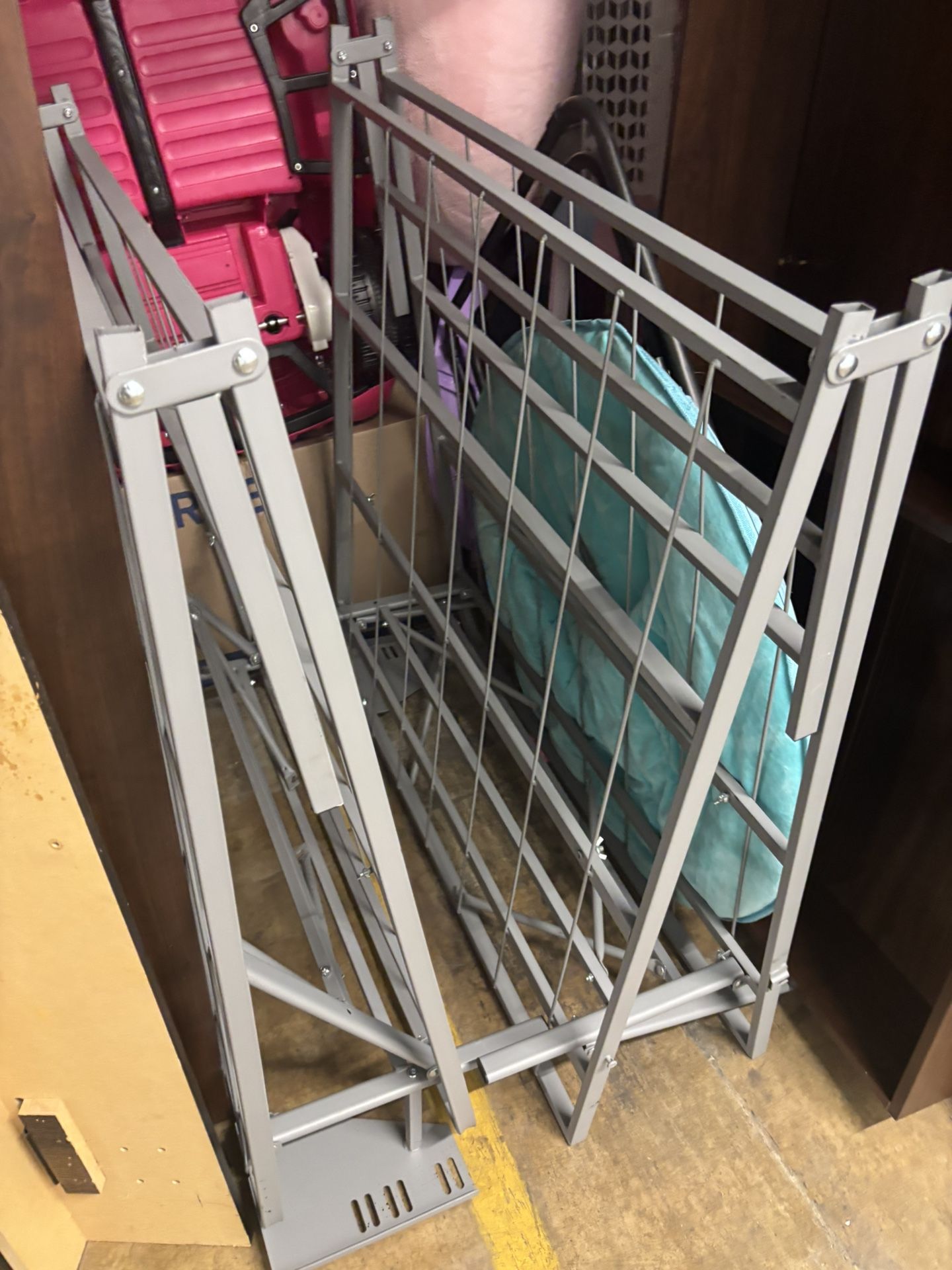 King Bed With Metal Base